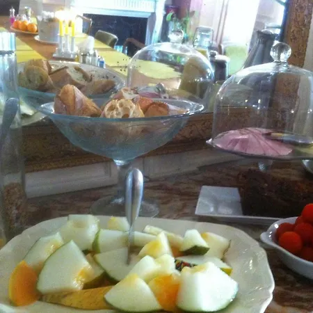 A In Bed & Breakfast Paris